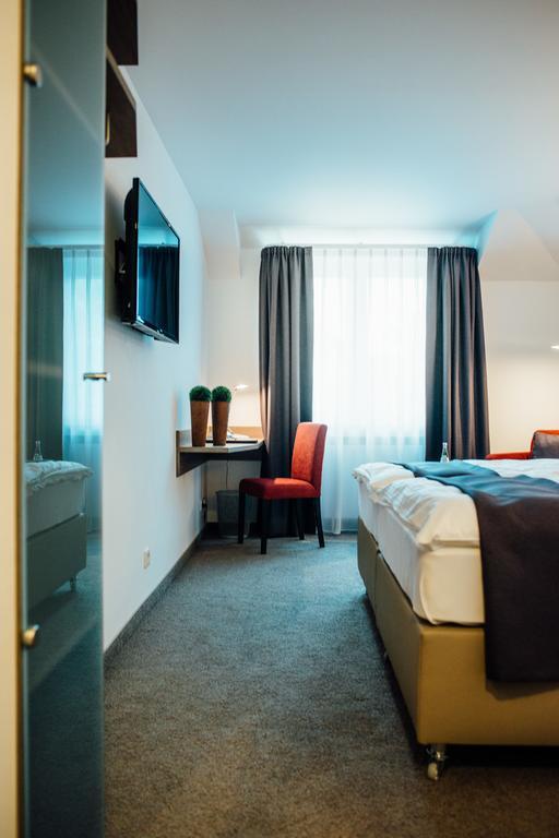 Hotel Schmachtendorf Oberhausen  Pokoj fotografie
